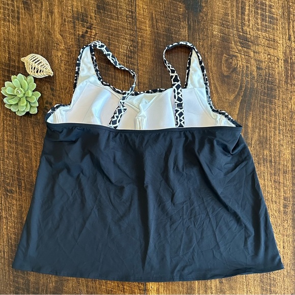 Lands’ End | Women's Square Neck Underwire Tankini Swimsuit Top - Picture 2 of 7